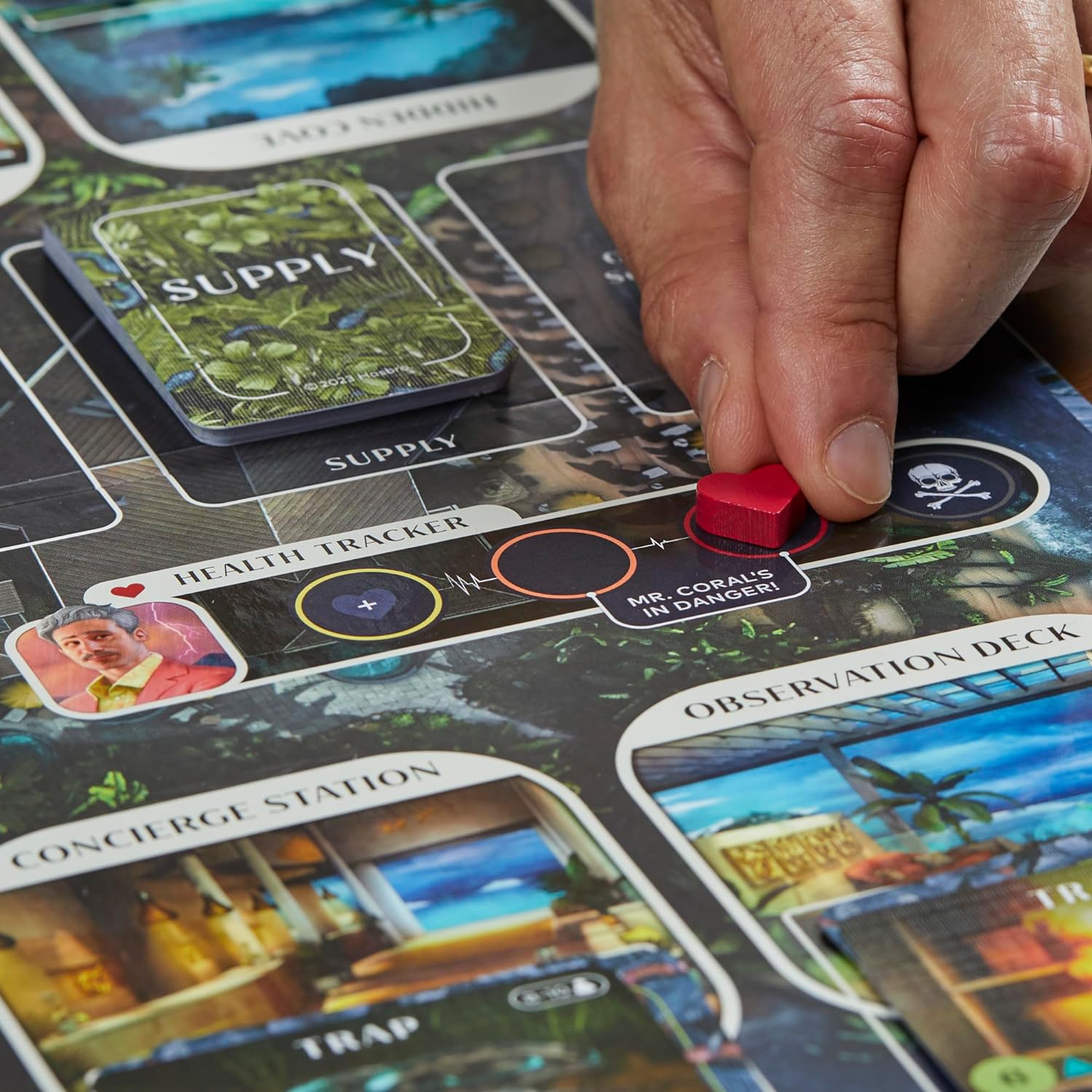 لعبة لوحية مؤامرة للبالغين والمراهقين من كلو | العاب استراتيجية الأدوار السرية | للاعمار من 14 سنة فما فوق | 4-10 لاعبين | 45 دقيقة. | العاب الغموض والحفلات، بلاستيك، من هاسبرو